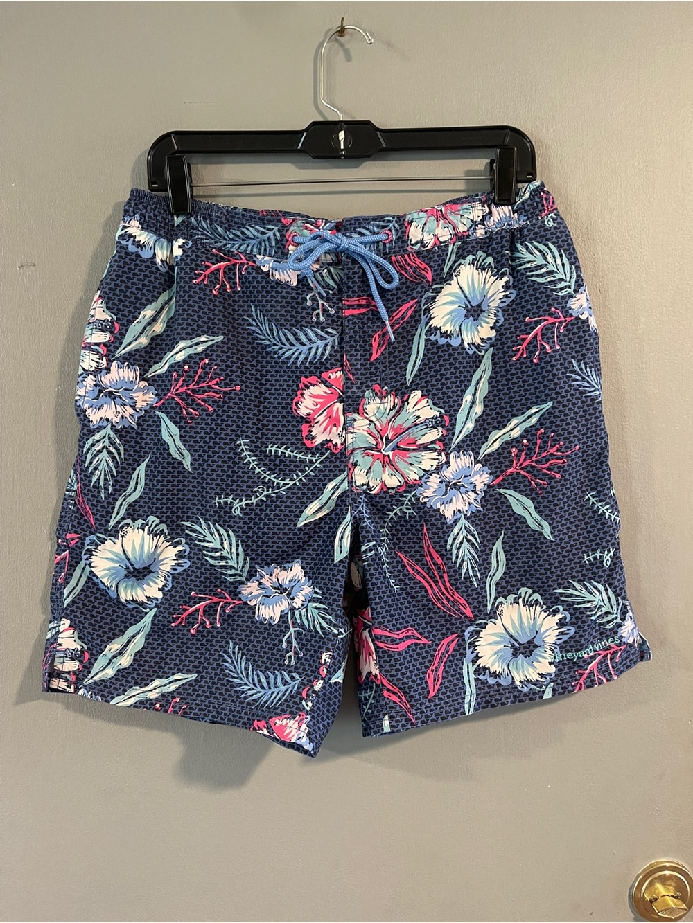 Vineyard Vines Island Trunk Hibiscus Floral Volley Swim Trunks Size M